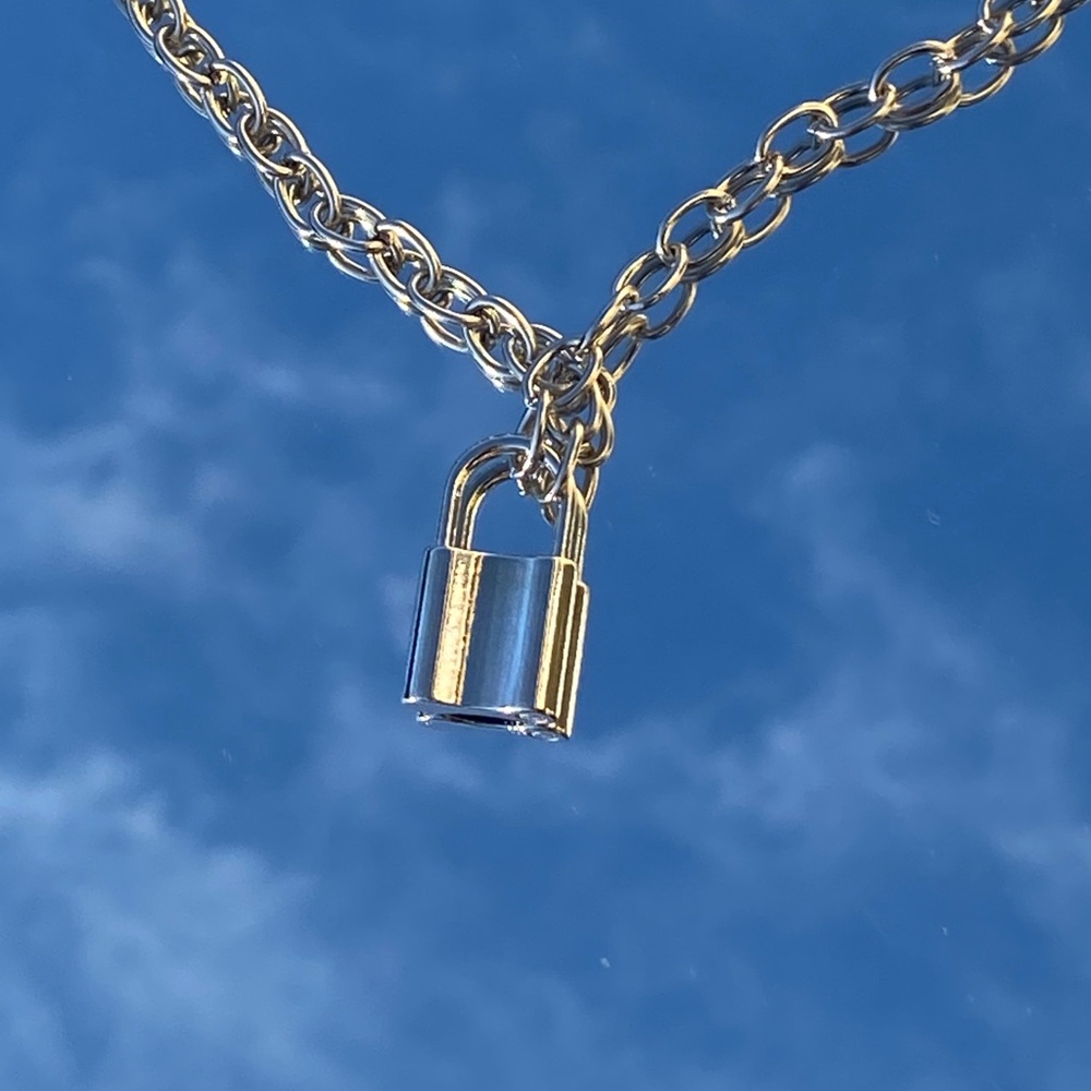 silver necklace - Picture 3 of 3
